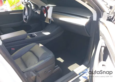 2023 Tesla Model Y Performance Dual Motor All-Wheel Drive z USA, uszkodzony, nr VIN 7SAYGDEF7PF739528